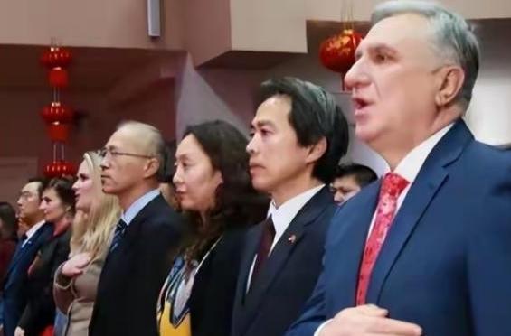 乌克兰独立后，大量科学家被中国 “接纳”。而这些科学家来到中国后，不少人第一个要