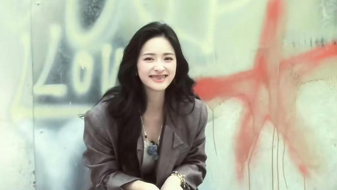 徐若晗拍的沈月 好朋友就是那个能把你拍得最好看的人，徐若晗拍的沈月就是最好的证明