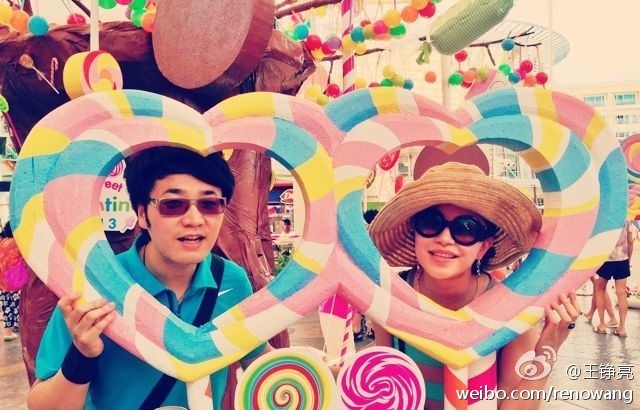 王铮亮结婚那天老婆不想去哈哈，王铮亮老婆好友个性的感觉，感觉王铮亮肯定很爱自己的