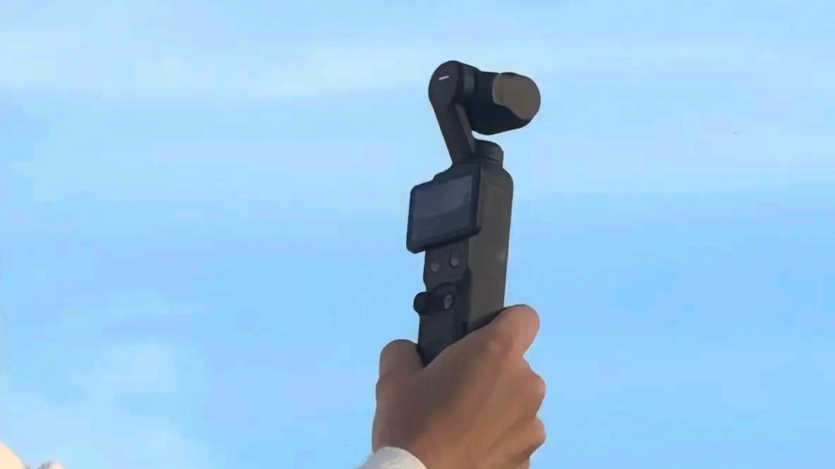 听说这是传说中的 Pocket 4？那我的两台 3 可以再撑一撑？ ​​​