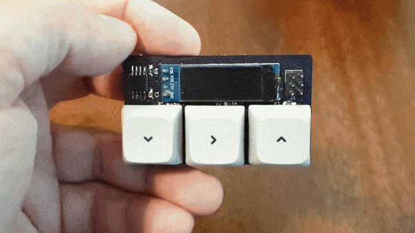 图一：听说顶级的IT高手，用的键盘就是这样式的。
图二：狗子界的事情，还是交给狗