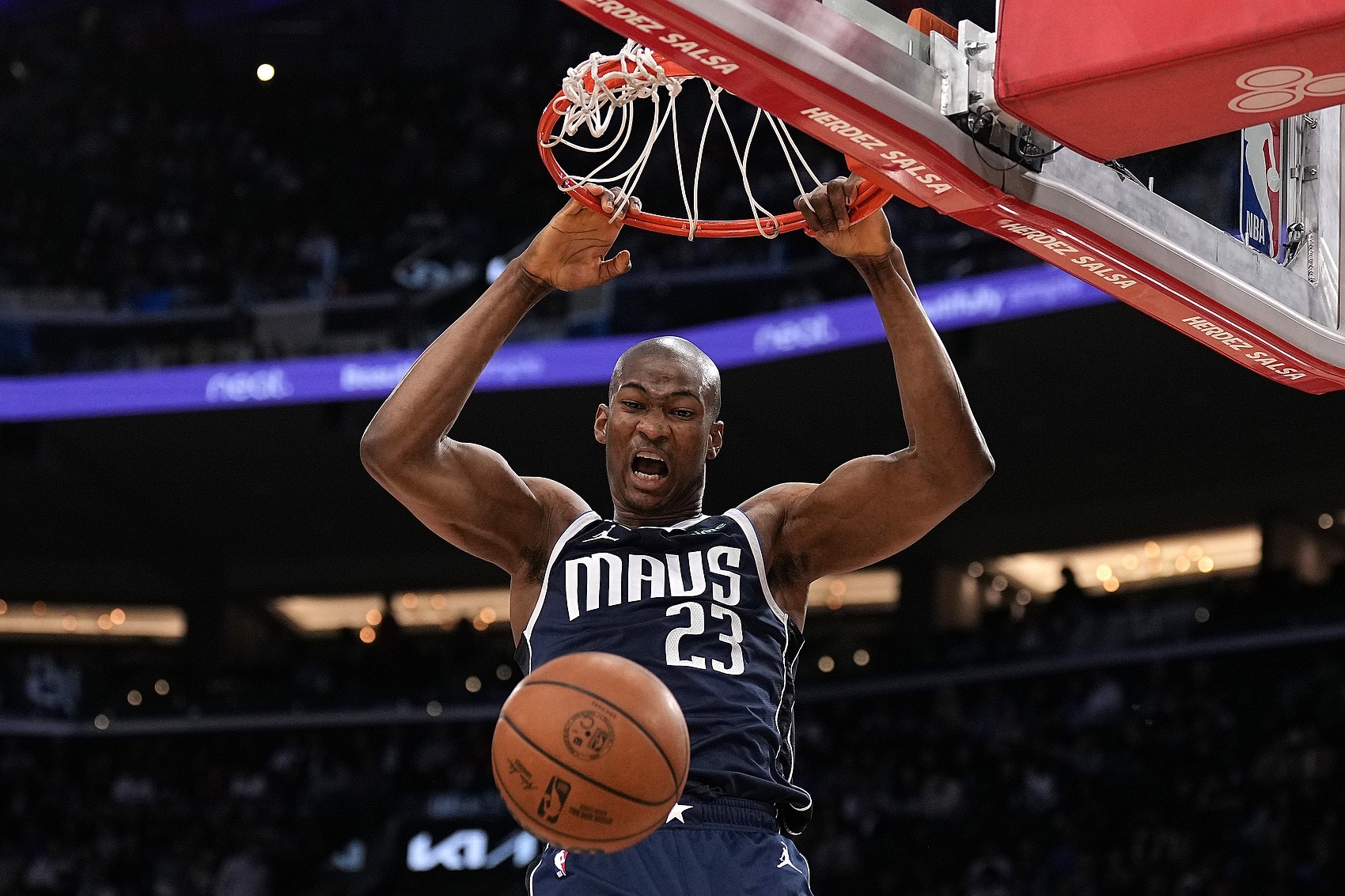 Sportando报道，意大利俱乐部博洛尼亚维图斯接近签约凯-琼斯。 nba自由