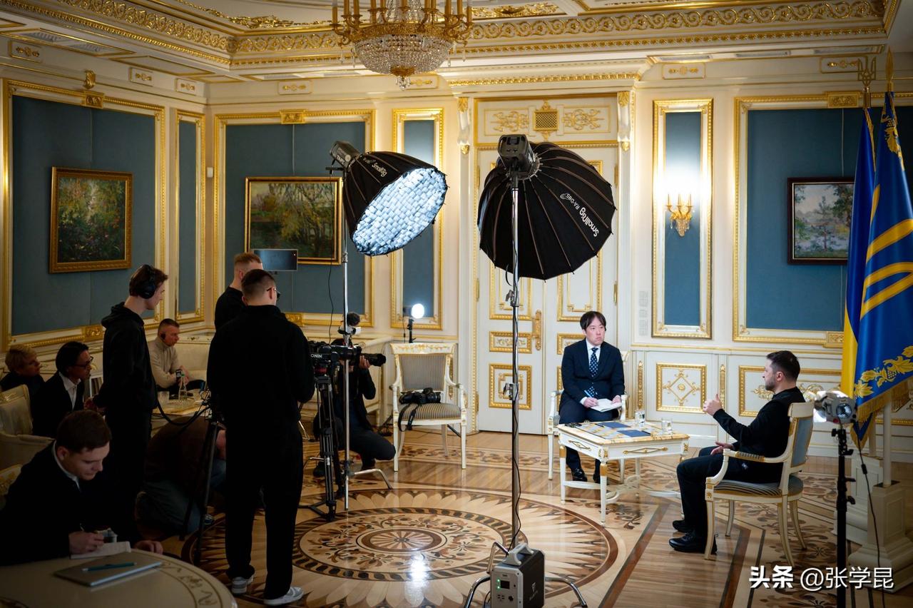 泽连斯基今天接受日本共同社采访时说：“日本一贯支持我们。但如果我们要开启全新篇章