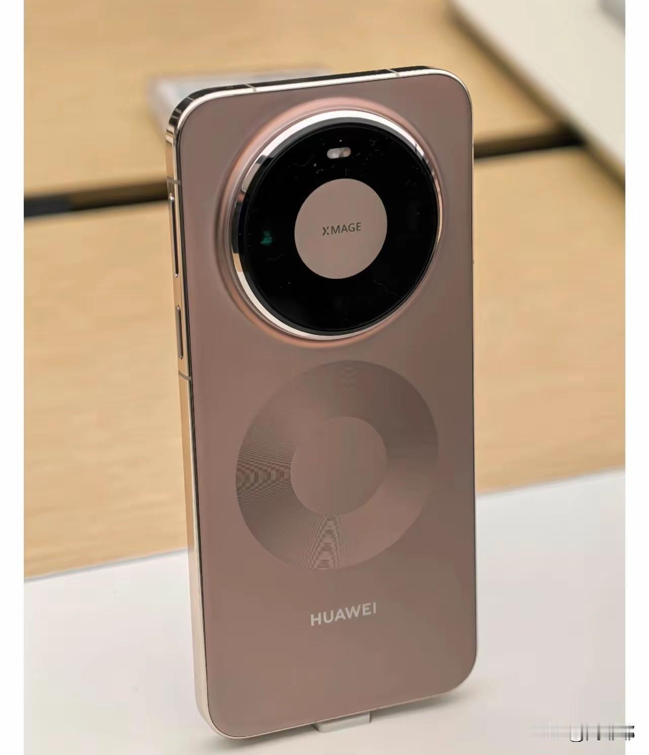 最近网上都在讽刺华为的无网应急通信功能和友商的无网通话一样，并不是什么创新技术！