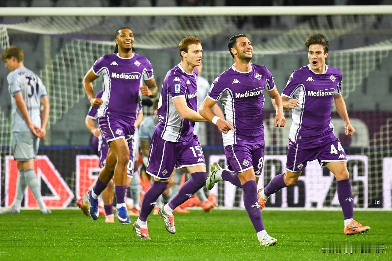 恭喜佛伦萨获得本赛季意甲首胜！

今晨，佛罗萨主场5:1大胜乌迪内斯，开场第7分