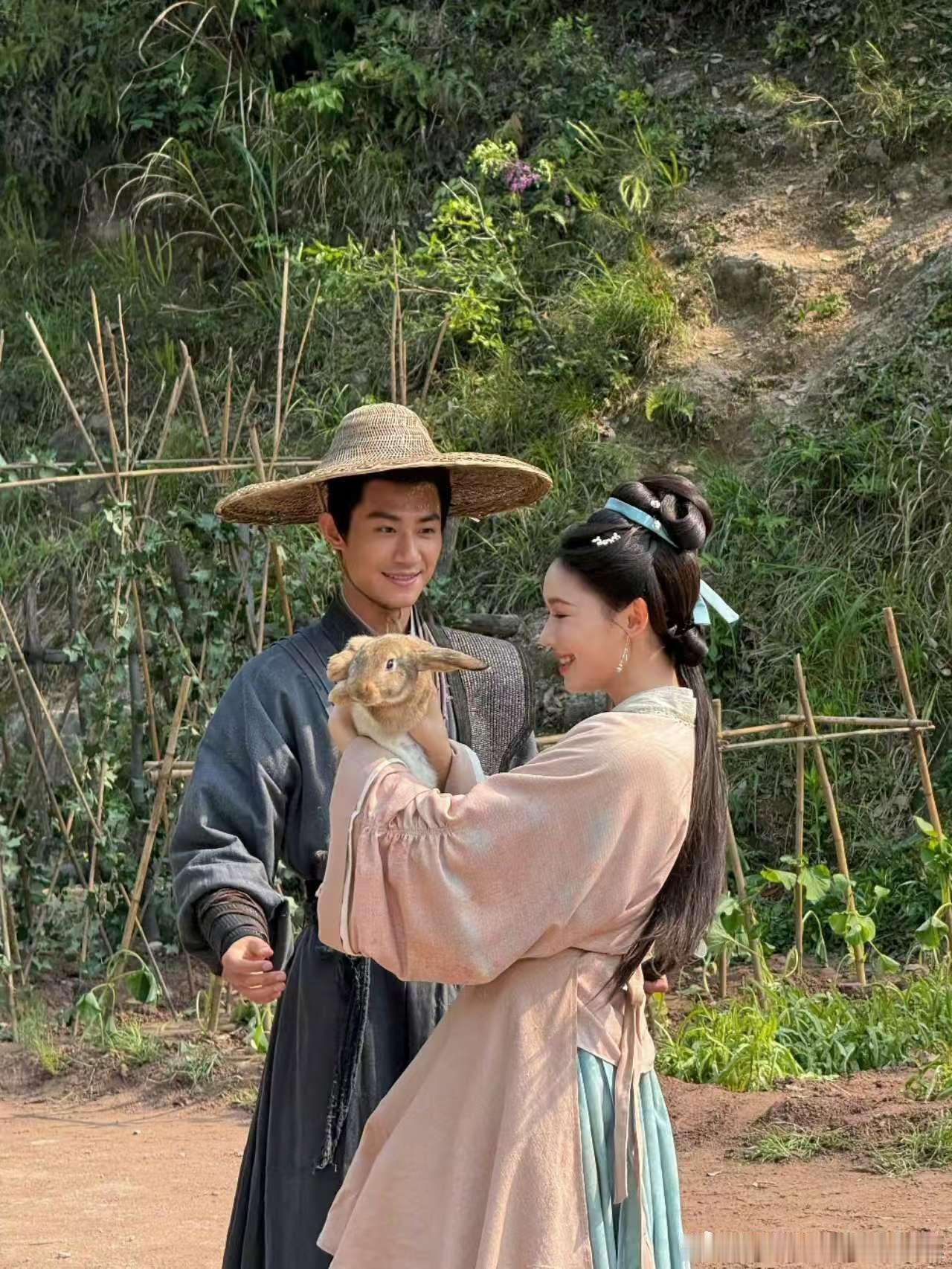 🔴林允聊斋大婚镜头满眼猩红婚服烘托诡异基调，瑶华大婚眼神晦暗偏执，极端求美的模