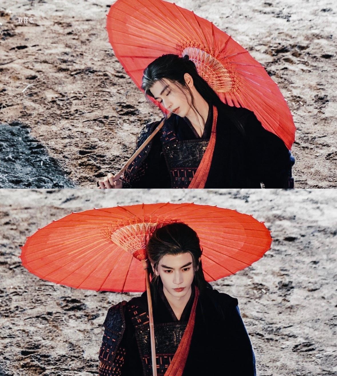 网友新选的天涯四美古装男神张凌赫翩翩公子，玉树临风三月六号来看逐玉张凌赫