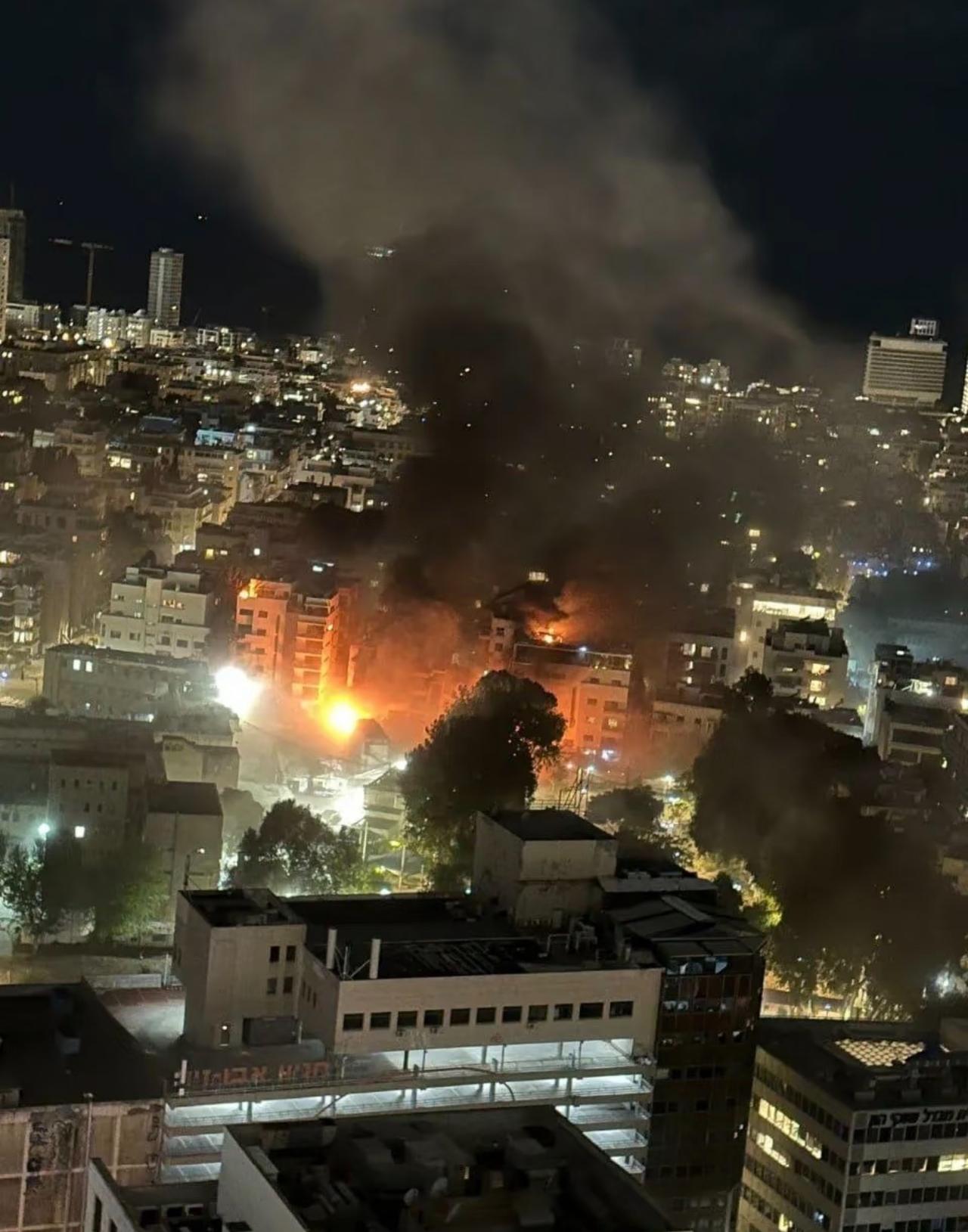 美国和以色列联合出手，伊朗发起反击！这次打击来势汹汹，多个政要被斩首，美国和以色