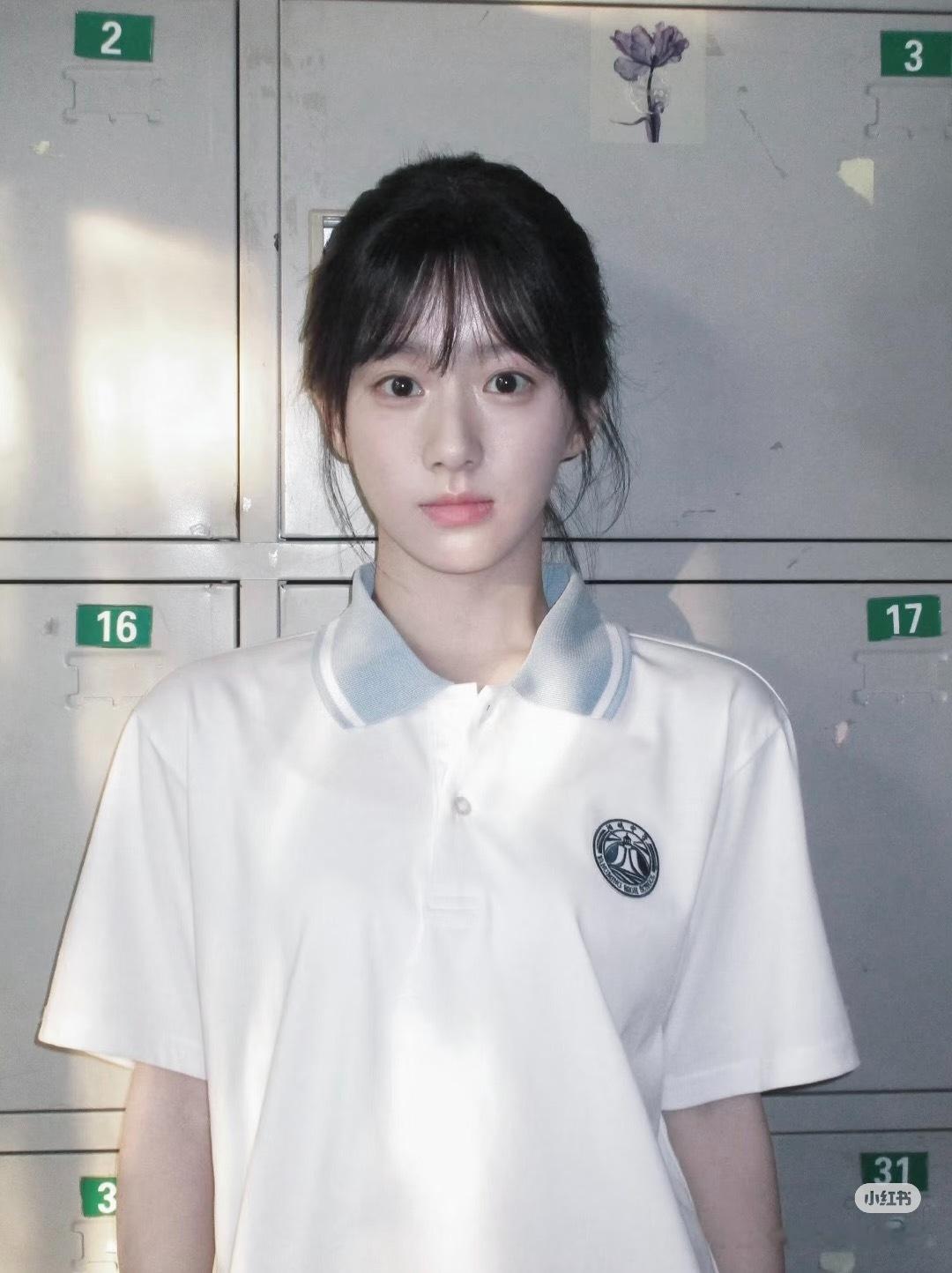 炽夏包上恩演技包包在《炽夏》里真的好清新自然啊，含泪的样子倔 强又破 碎，我们周