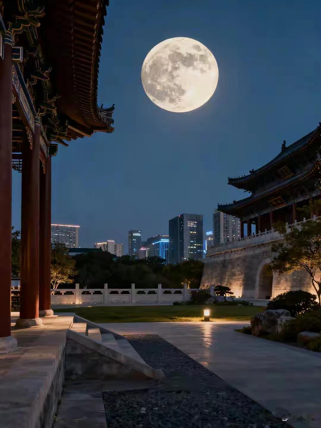 竹影扫阶尘不动，
月穿潭底水无痕。