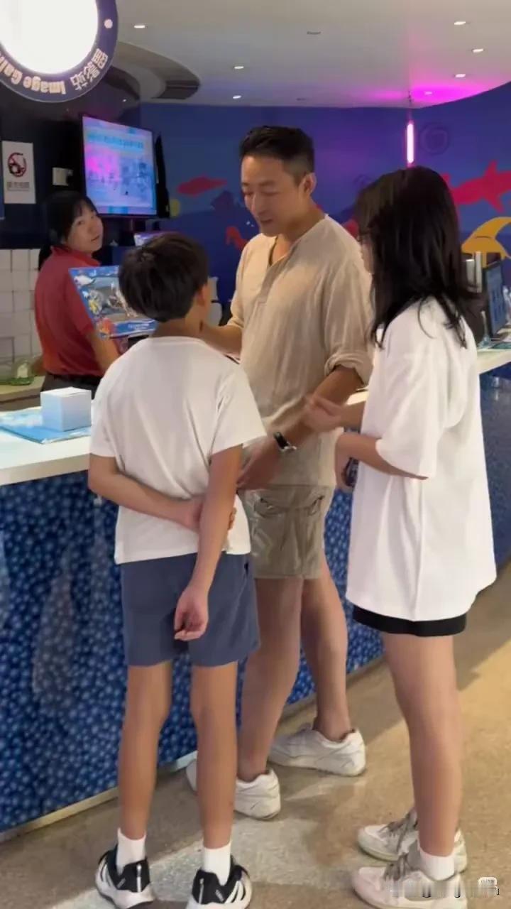 其实，很多人一直看不透，就是原生家庭，也有很多陷阱。


如果你的原生家庭，只有