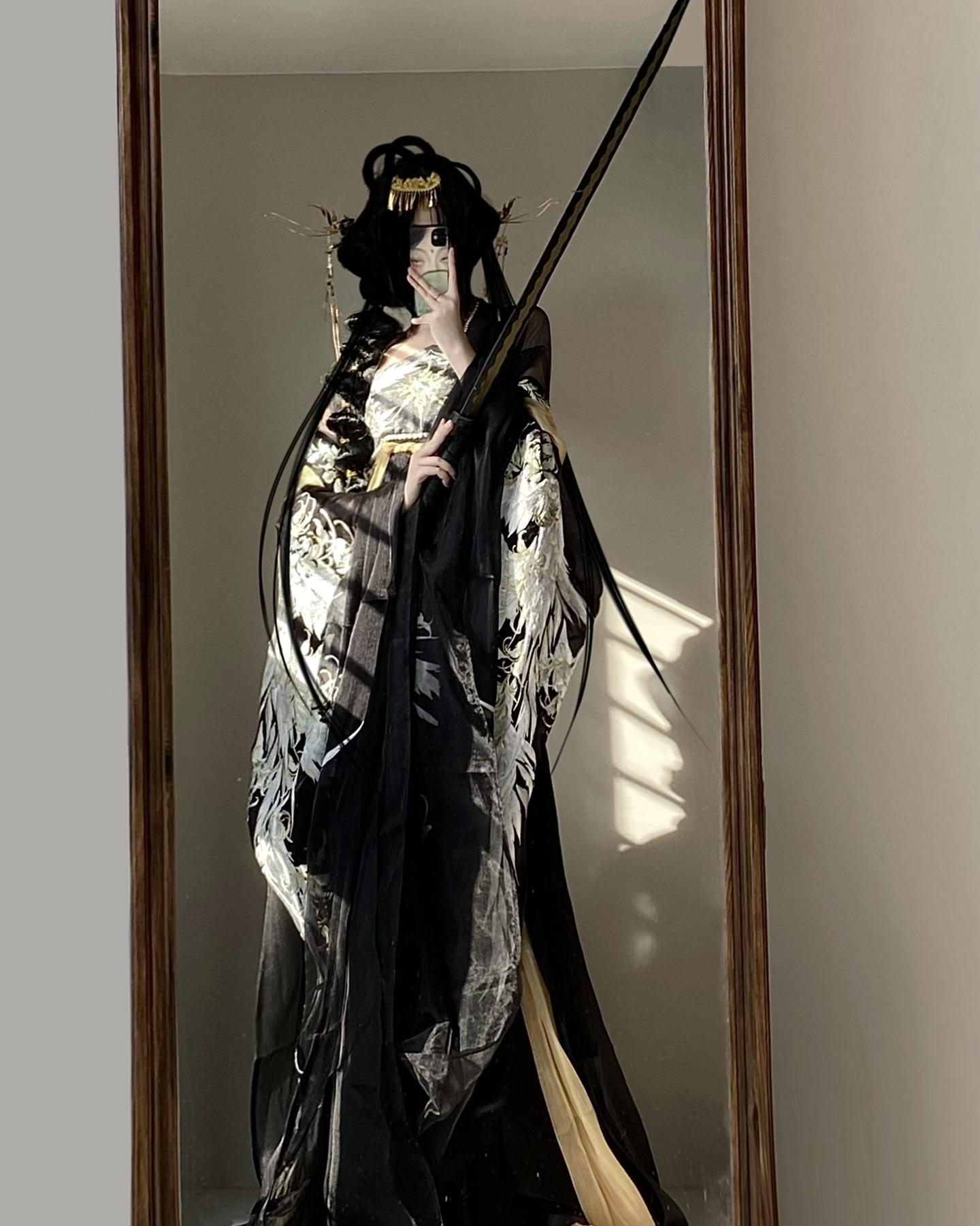 “仙女？呃？在叫本王？说话”