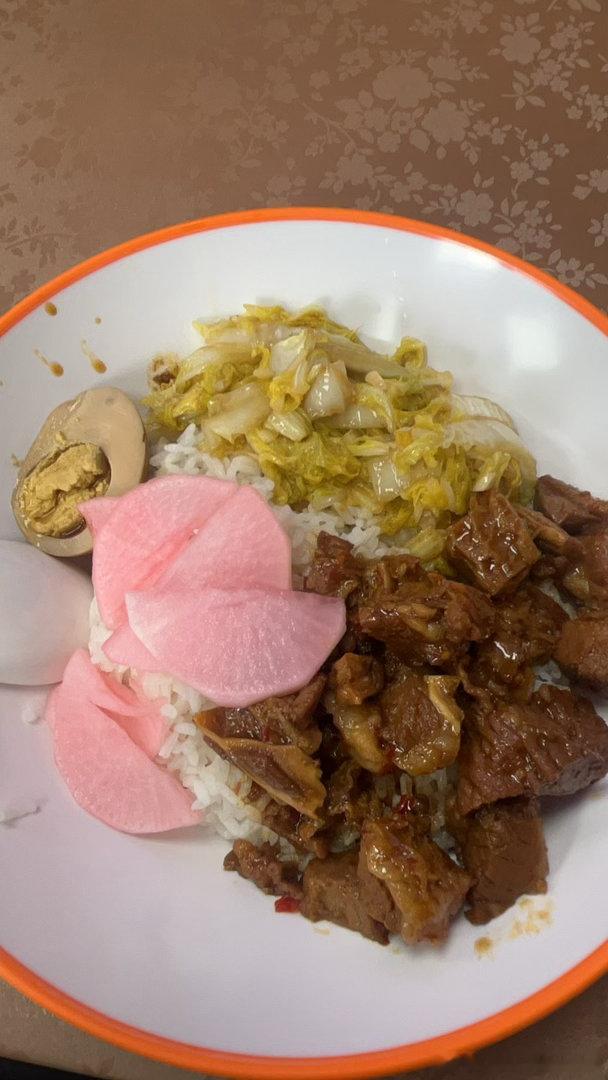 最近吃这个牛腩饭吃上瘾了