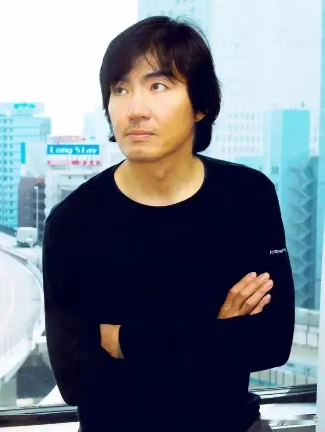媒体算过一笔账，东野圭吾留下差不多50亿日元，折合人民币大概2.4亿。
这笔钱不