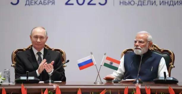 俄罗斯缺人缺疯了，已经到了不要未来的地步，他们准备引进印度工人，而且是“无限量”