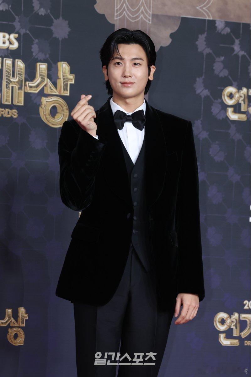 2025年SBS演技大赏红毯 朴炯植 