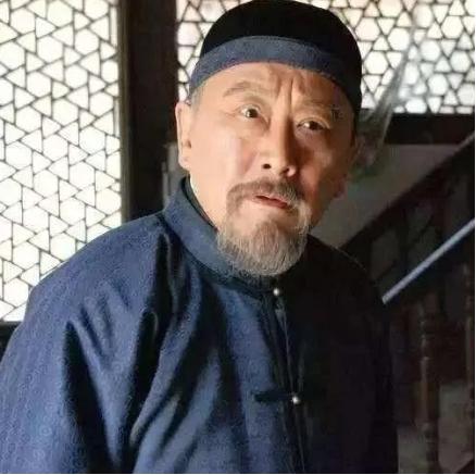 1703年，68岁的索额图被活活饿死在宗人府。康熙尤不解恨，又下令抄了他家，杀光