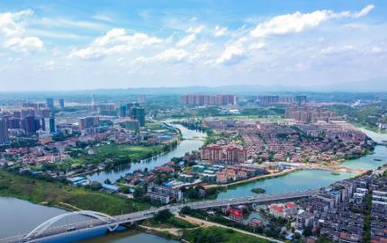 今天咱们聊一所大学，湖南衡阳的南华大学。
很多家长和考生可能对南华大学不太熟悉，