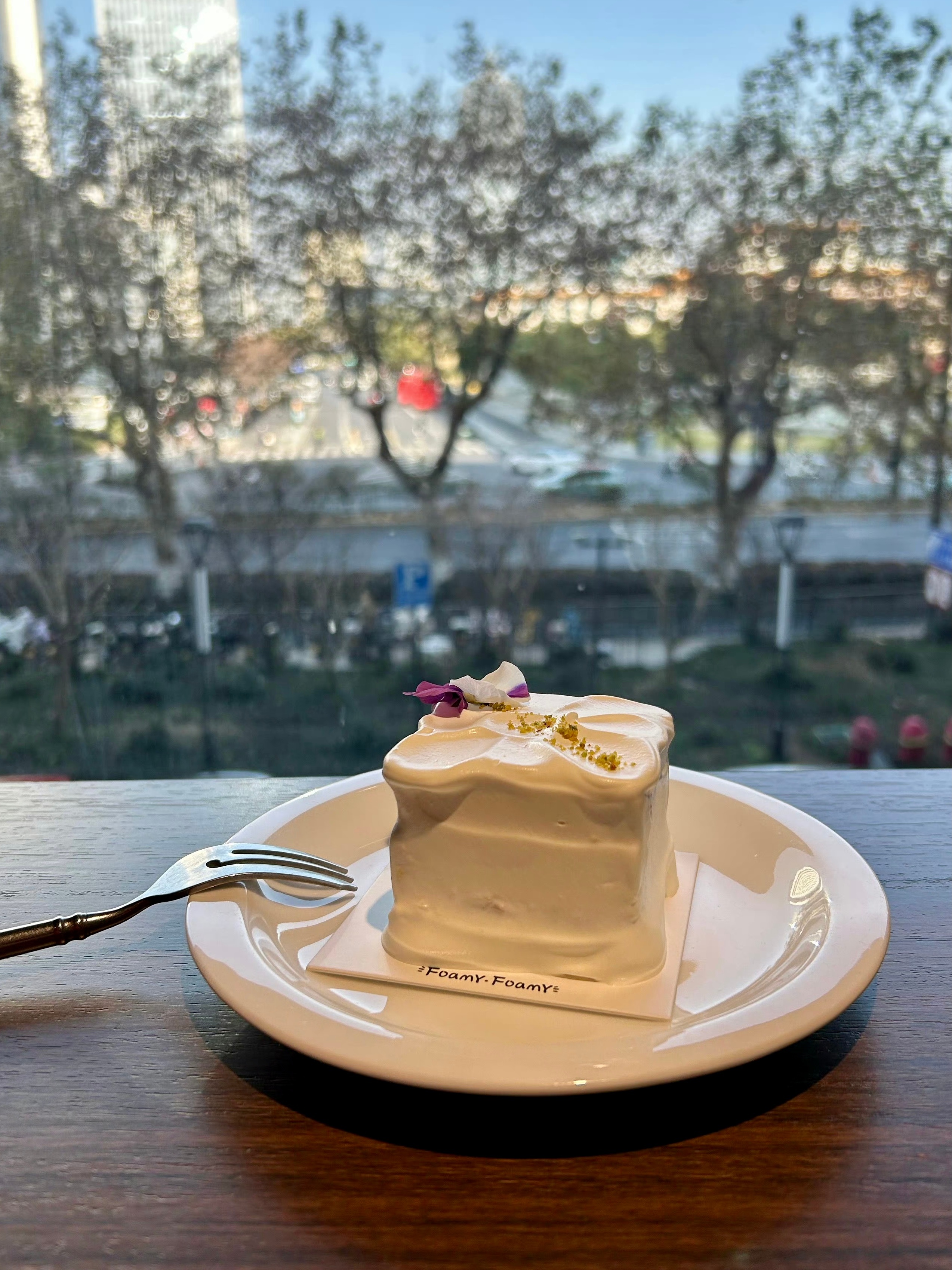 刚才在来的路上想到一个哲学问题如果从社会事实的角度说，集体意识≈客观事实那么假设