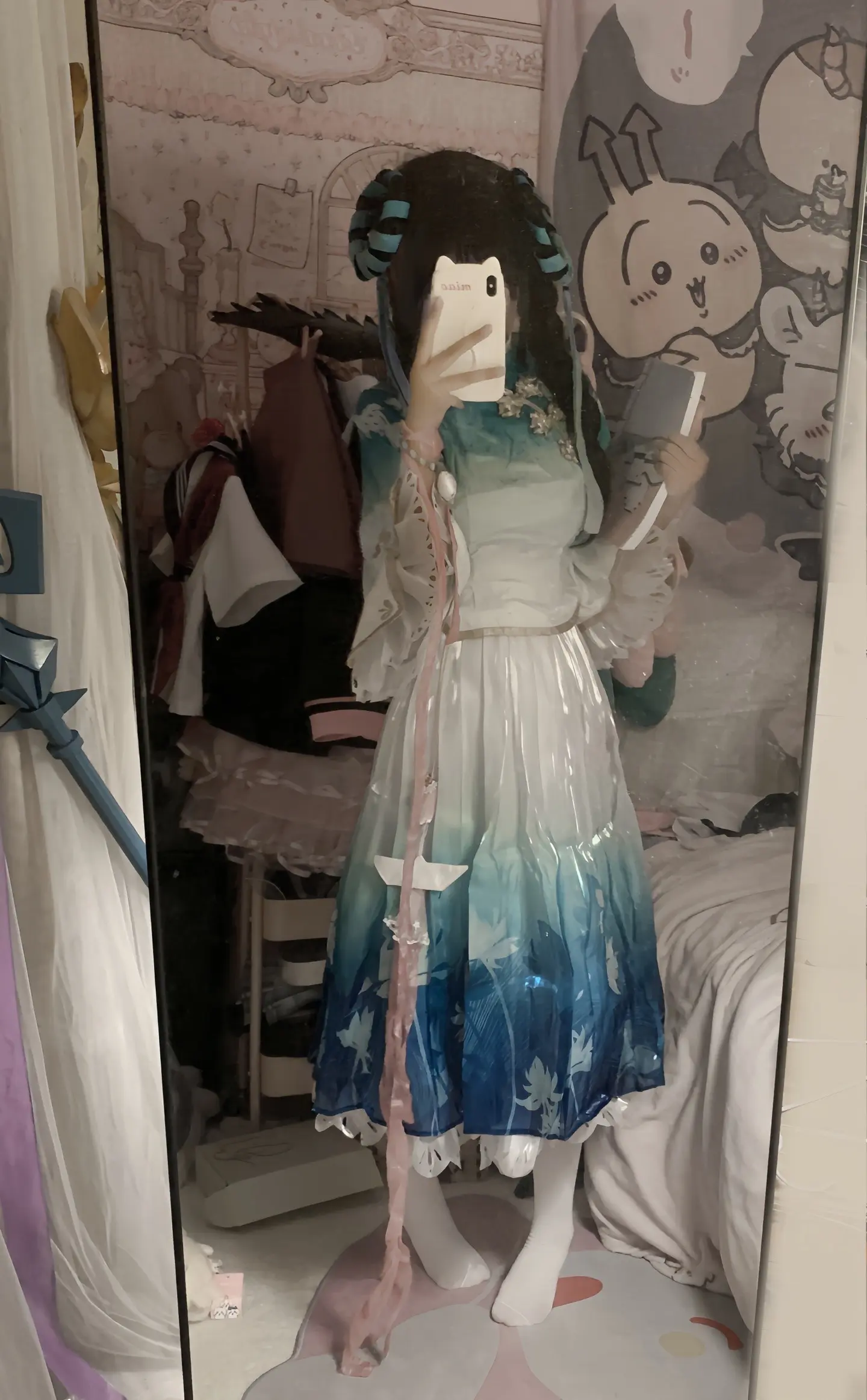 恐有街头胭脂色 柳絮沾白雪只沾红 cos