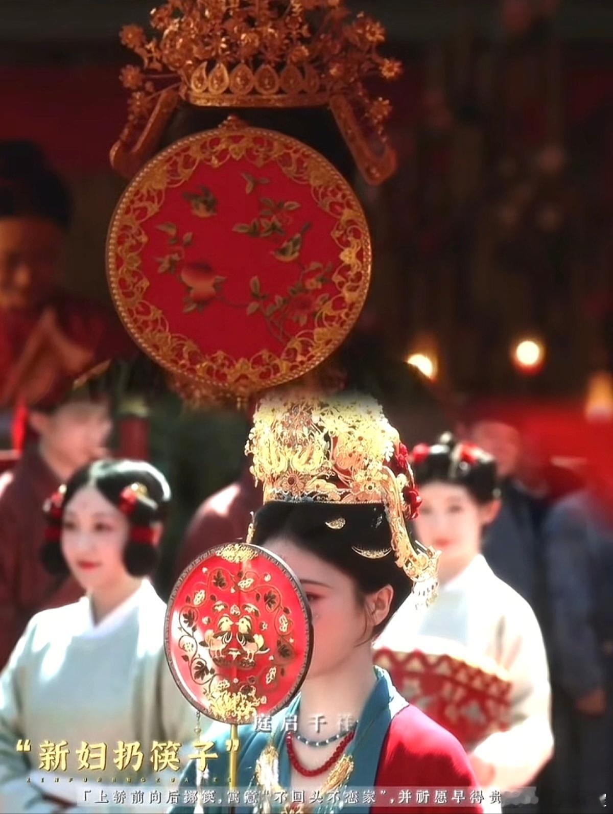 白鹿不仅抄袭杨紫的文案，连剧里的妆造也要抄袭