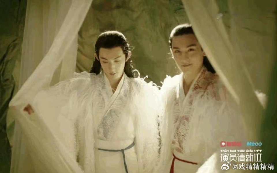 曝郭敬明要出男团了那可千万别，左边是他拍的，右边是陈凯歌拍的，懂了吧？ 