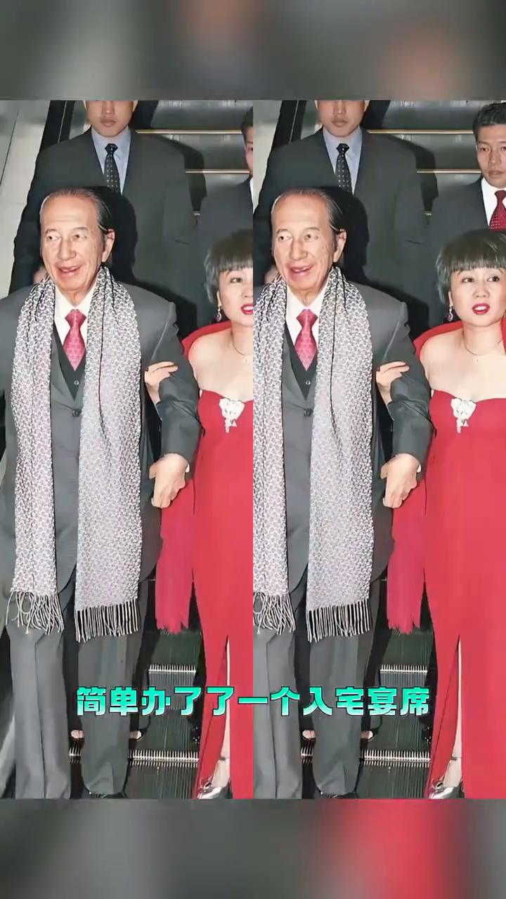 婚礼派对。看着儿子儿媳相拥喜乐，内心有怅然，有欣慰，最终呈现出一张复杂的表情。