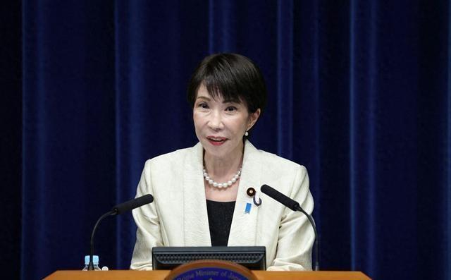 日本最近这波操作，就透着一股子诡异劲儿——一边疯狂囤导弹、扩军备，摆出一副要大干