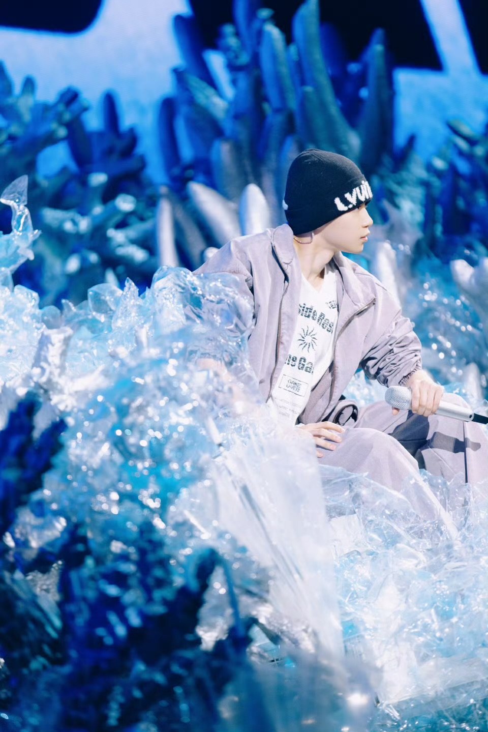 梓渝武汉彩排图穿越万千时间之线， 于人海之间，奔赴每一次与你们的见面。—梓武汉彩