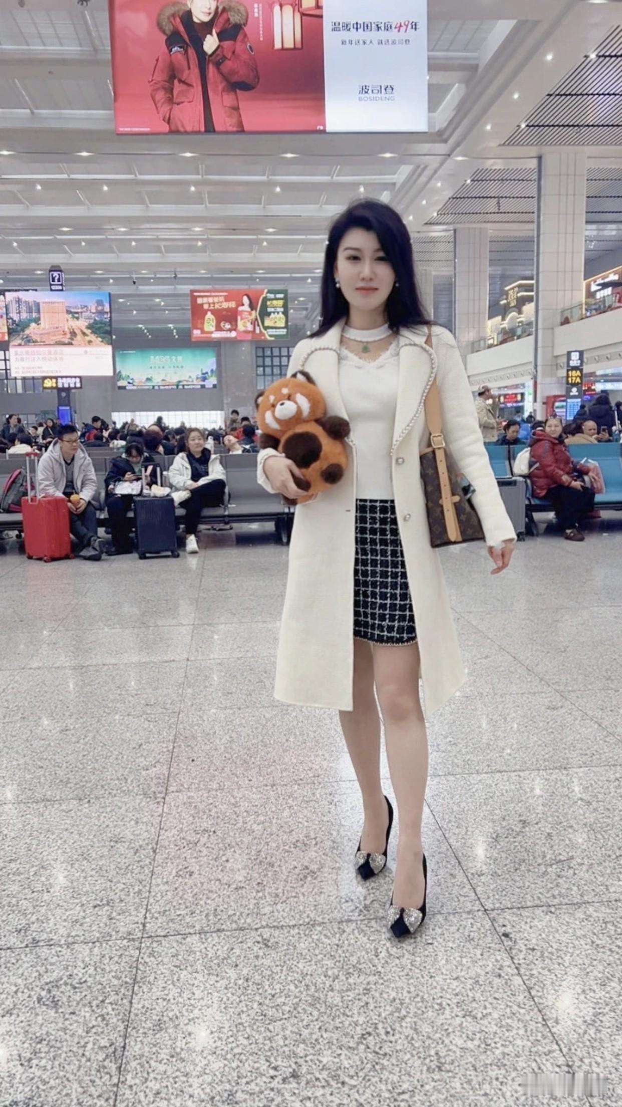 你认为最有气质的美女是谁？不追明星不追网红，只追身边平凡人