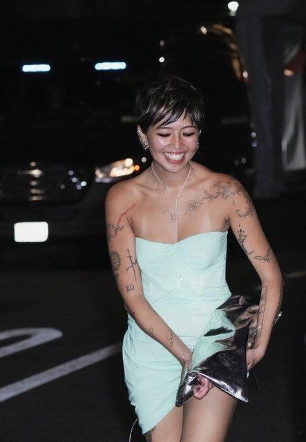 beabadoobee是霉霉姐世纪婚礼上唯一一位菲律宾裔