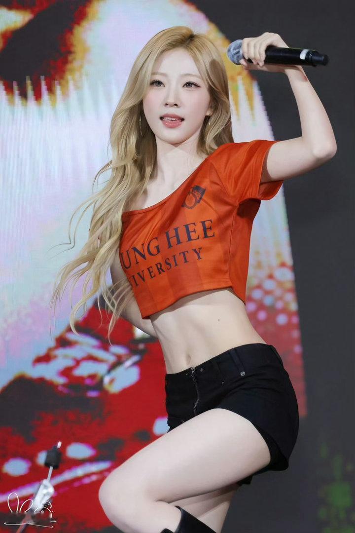 卧槽她 ​​​