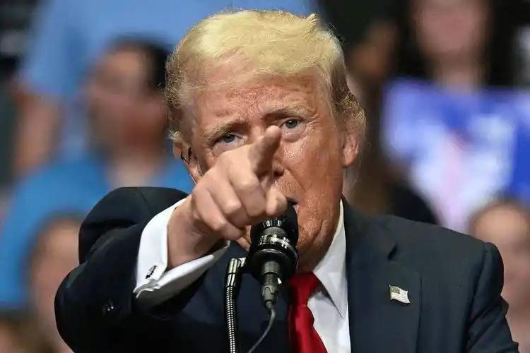 既然美国不仁，那就别怪中国不义。美国把军火塞进台湾，那中国就大大方方把装备卖给美