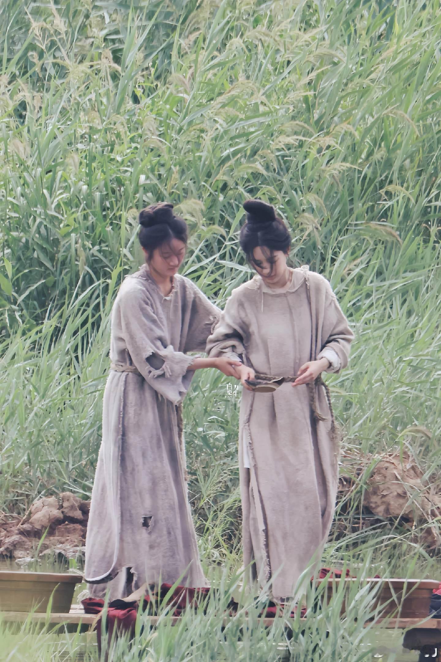 一袭布裙也挡不住的灵气，期待杨紫的精彩演绎 #杨紫##国色芳华##杨紫国色芳华#