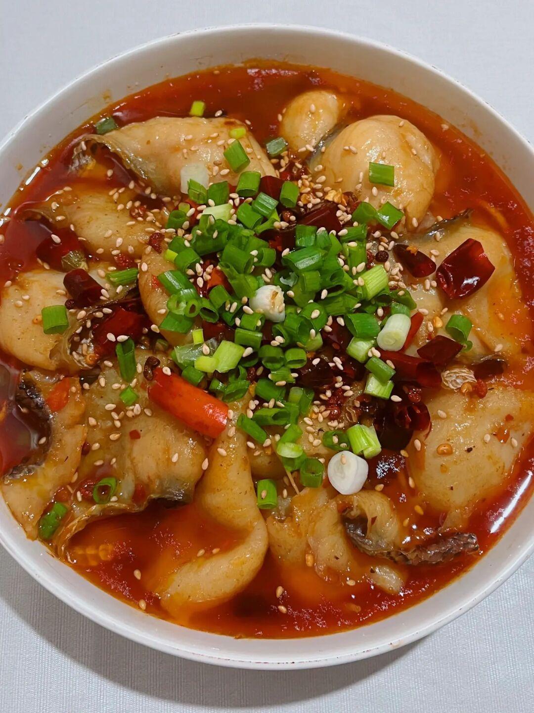 一人食吃什么（附做法）麻辣水煮黑鱼片🥘~