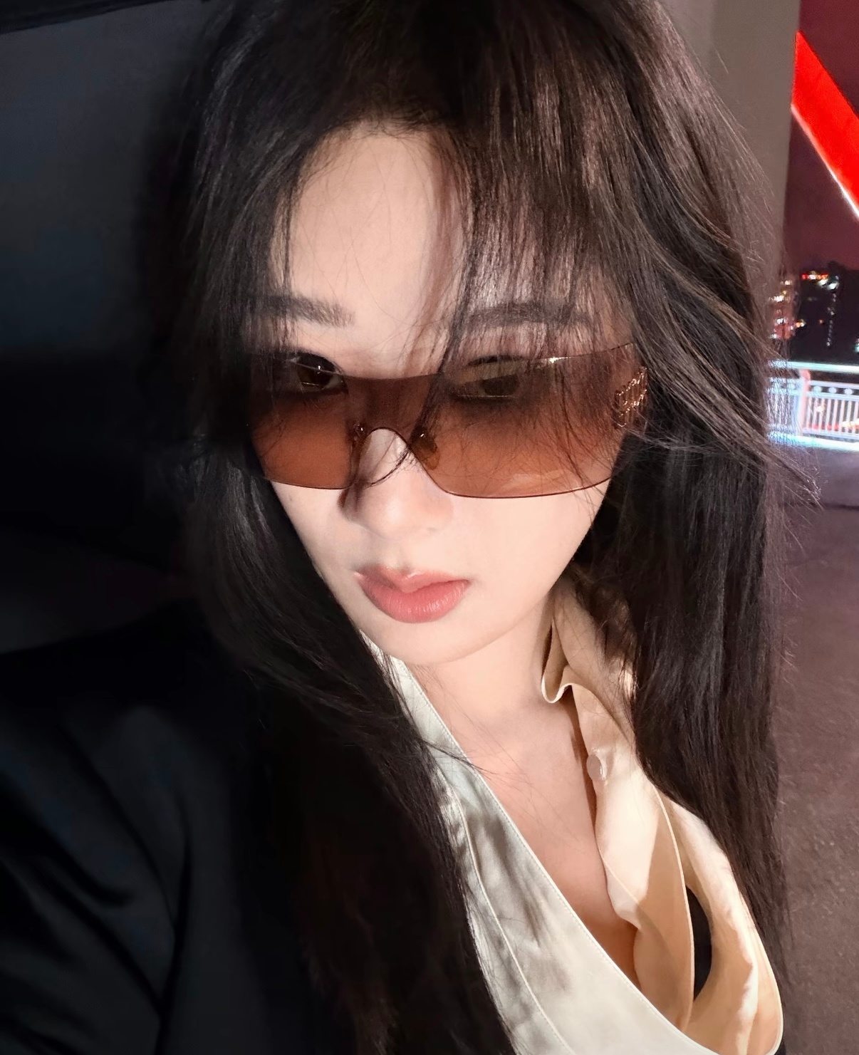 杨紫 杨紫dy日常更新·20260822新鲜自拍掉落💜捕捉杨紫的松弛日常碎片​