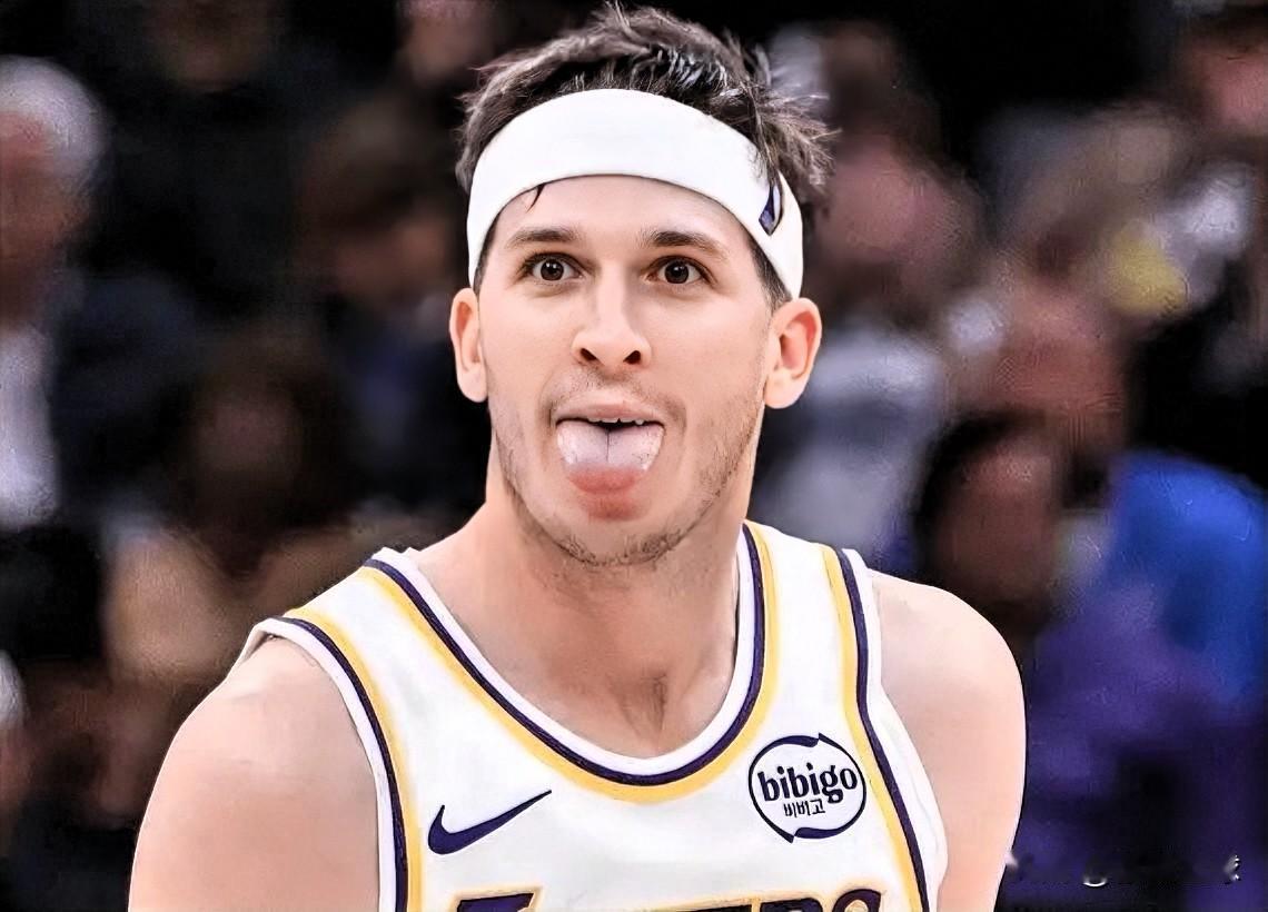 湖人喜从天降，里夫斯终于复出了！

根据湖人官方消息，里夫斯将在今天对阵黄蜂队的