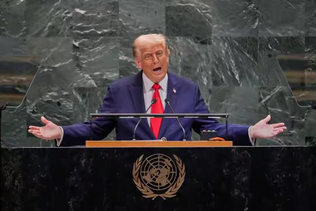 打仗可不是儿戏，这次美国再也不敢嘲笑俄罗斯了！
2025年9月23日，特朗普在纽