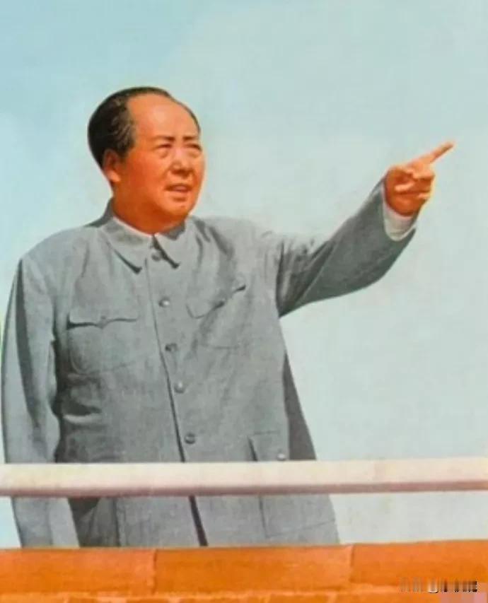 在湖南求学时，
第一次看到中国地图,
在一个小角落里找到家乡韶山时,
他感叹这世