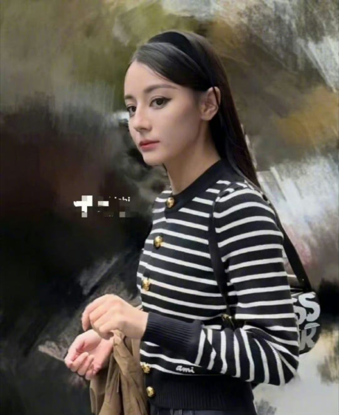 迪丽热巴怎么土里土气 ​​​