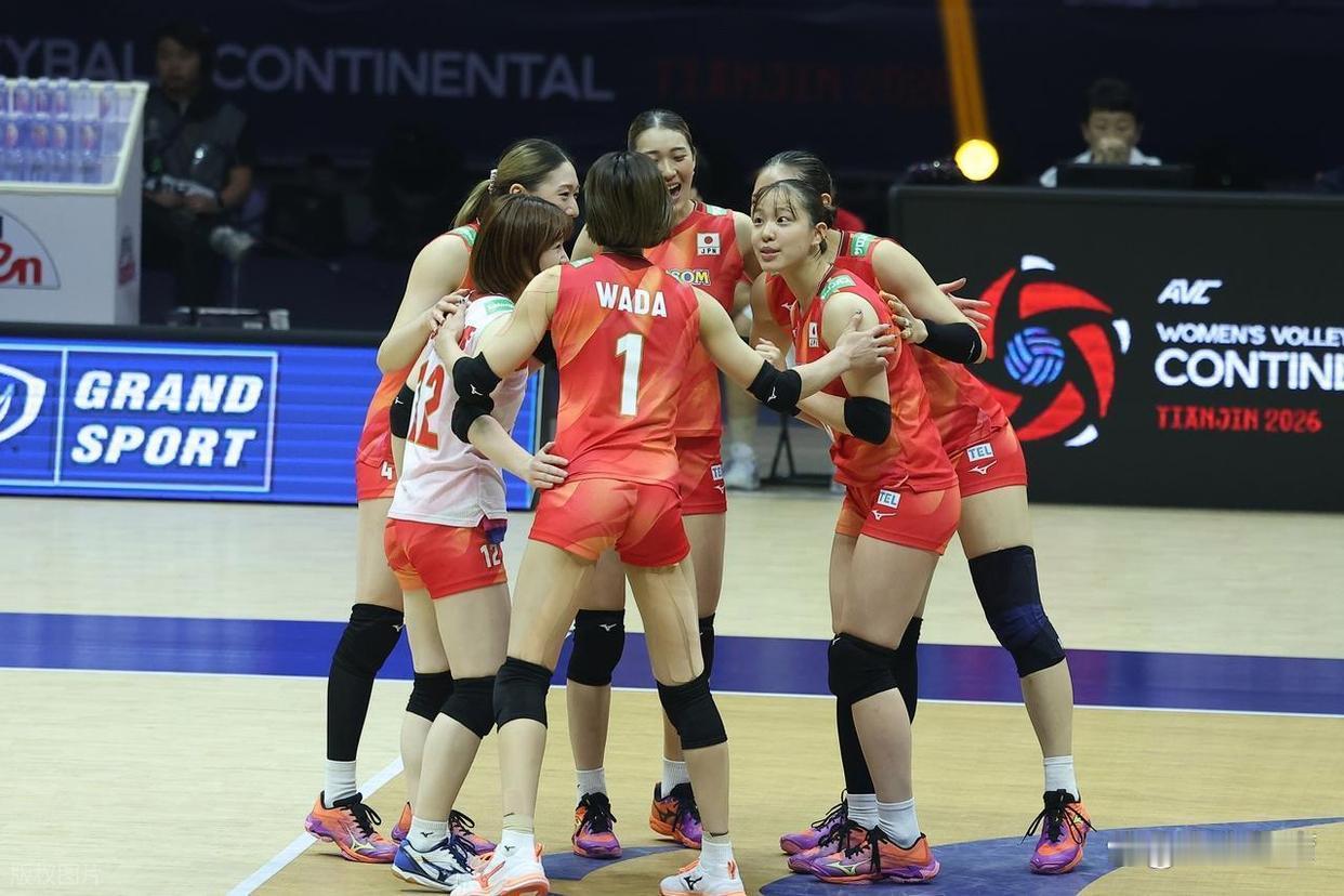 3-2夺冠，🇨🇳女排击败日本女排🇯🇵，勇夺2026年亚运会女排冠军，这样