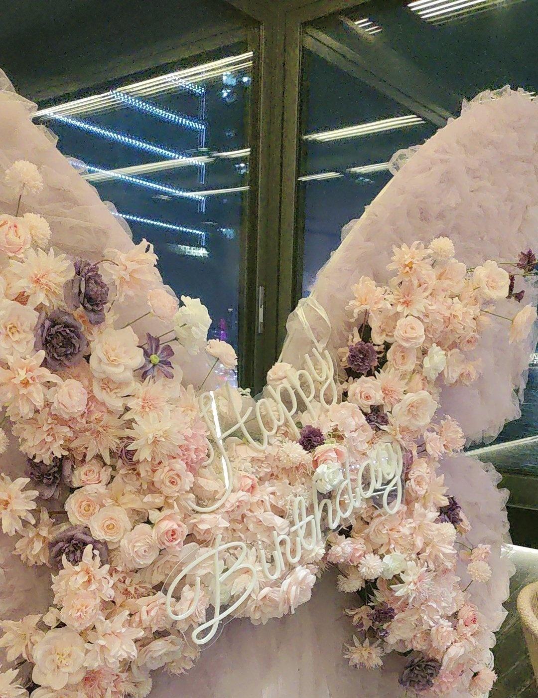 月光下的浪漫约会
📍广州 泰咀刁CHEF·江景泰料&法式酒廊(江湾店)
提前预