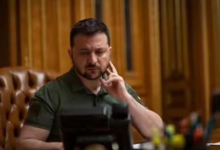 泽连斯基表示：特朗普无法成为乌克兰的安全保障人，原因也很简单，那就是在泽连斯基看