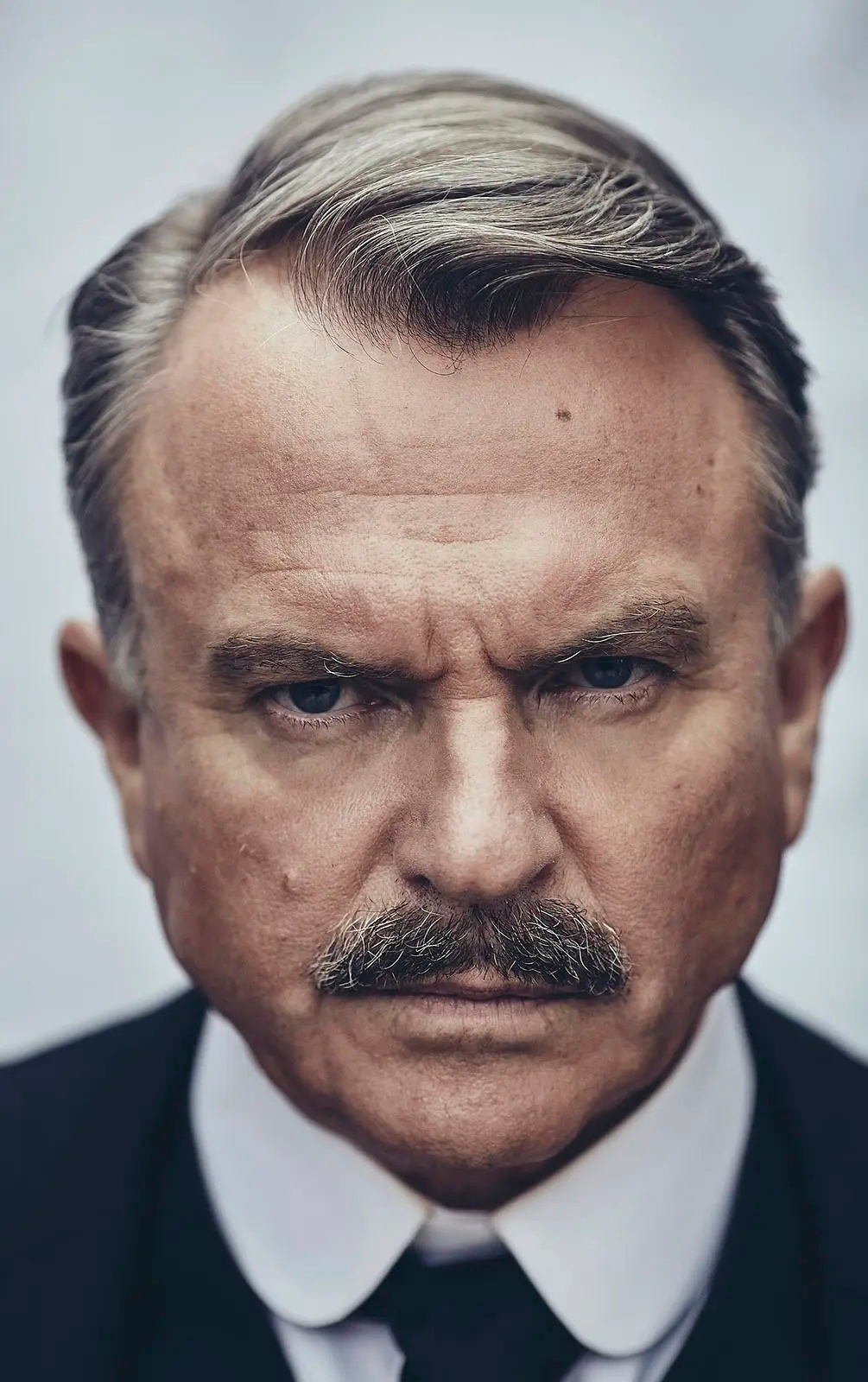 山姆尼尔去世 澳大利亚演员山姆·尼尔（Sam Neill）于13日在悉尼离世，享