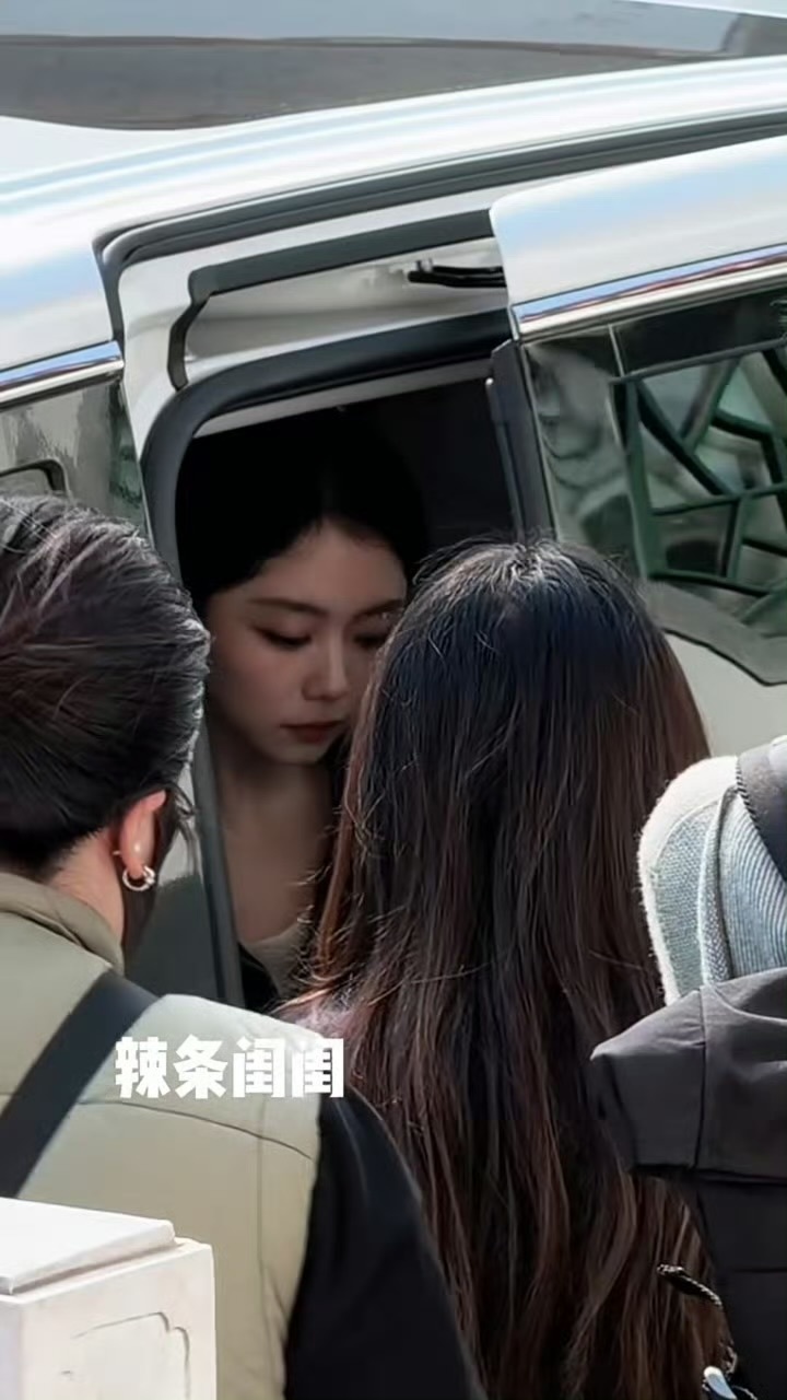 兰香如故剧组庆功宴吃完了 原来庆功宴昨天就已经吃完了，今天剧组直接录制答谢宴！兰