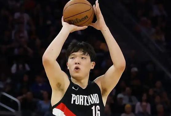 北京时间11月24日08：00，NBA常规赛雷霆主场迎战开拓者！

雷霆目前以1