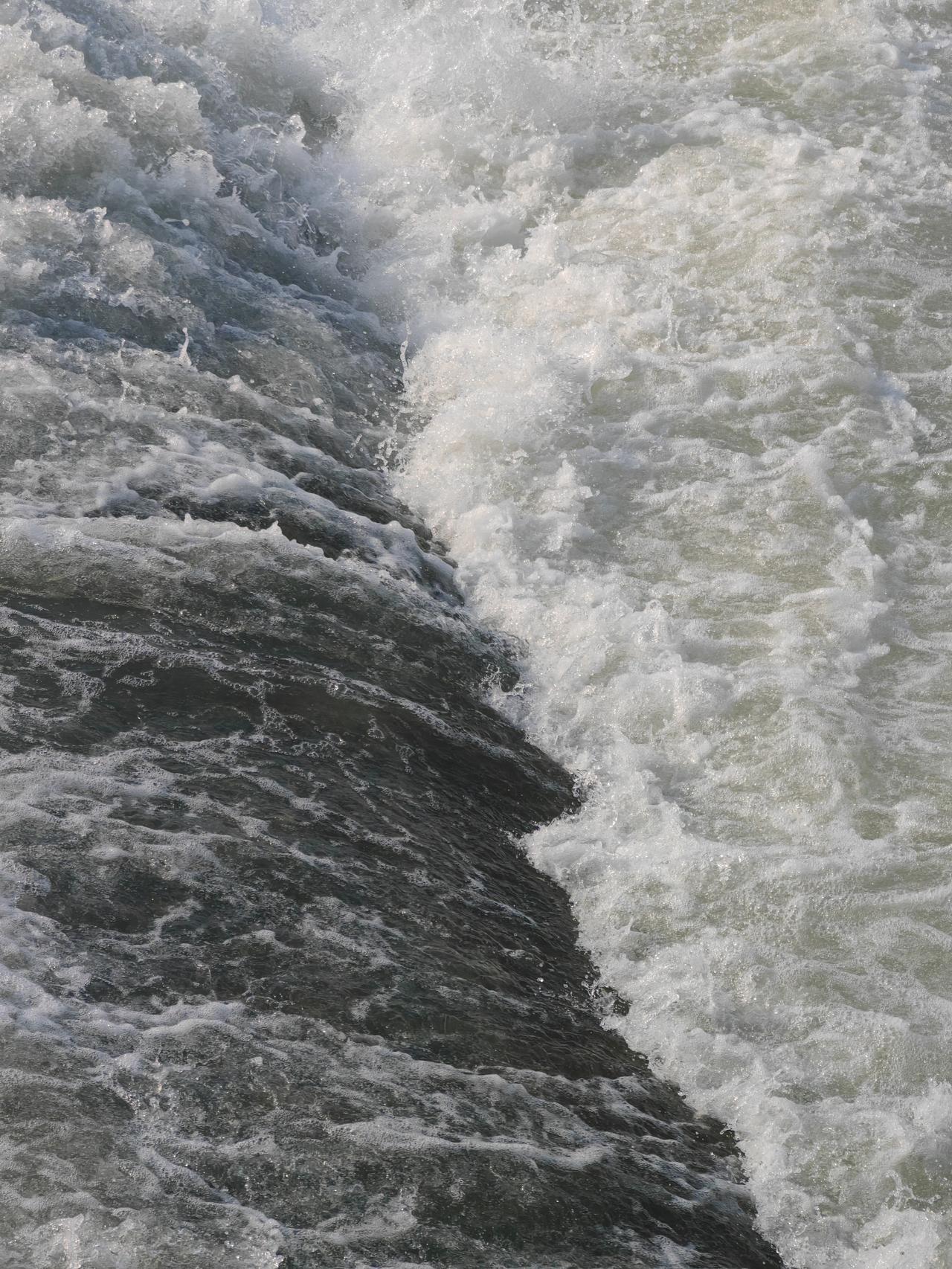 五个作业区的试点都取得了一定的进展，试点工作给我们企业文化建设加入了异质的因素，