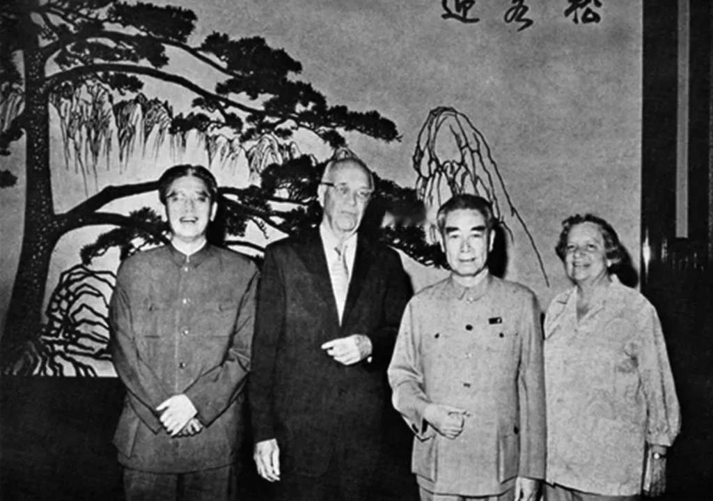 1972年5月13日，费正清应周恩来总理邀请访问中国，这是他自1946年离开中国