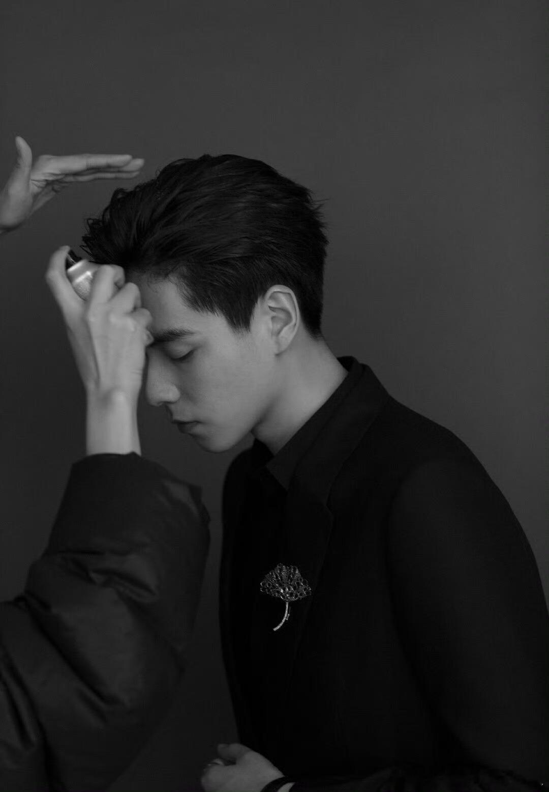 胡一天背头造型高干文男主感  幻视小说高干文男主[舔屏][舔屏][舔屏] 