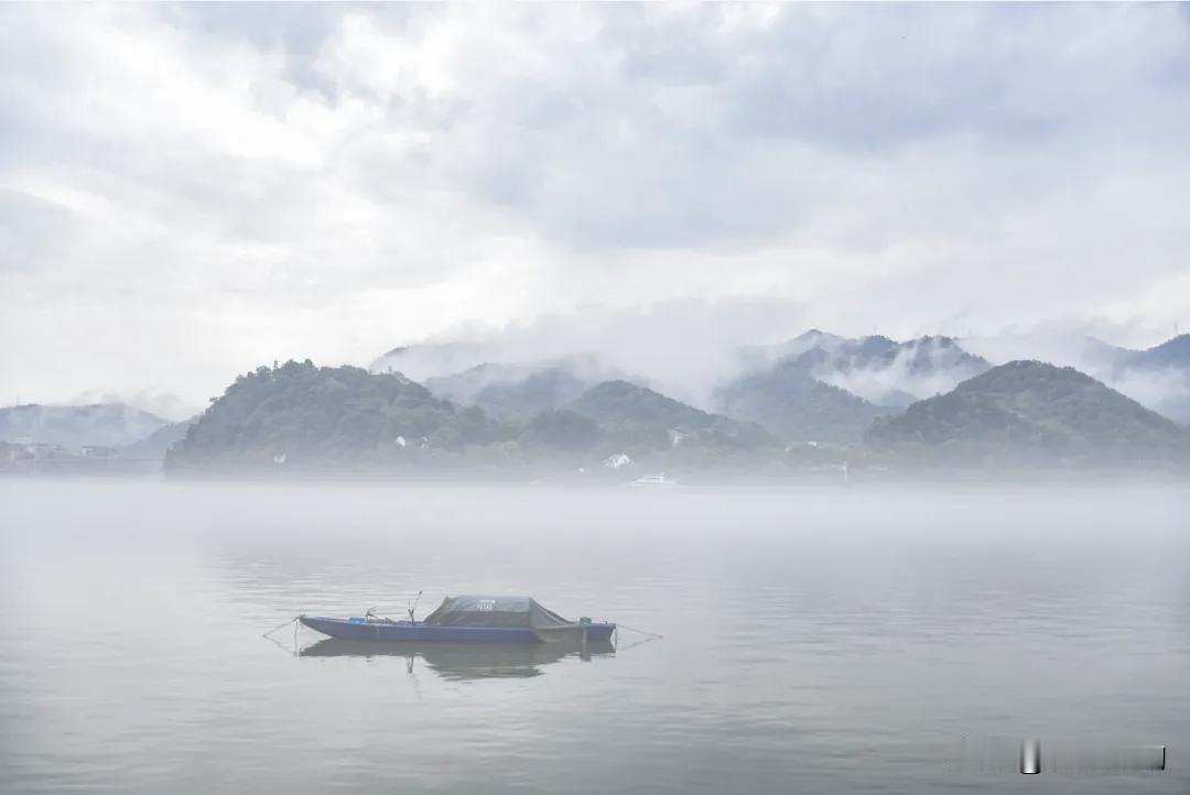 雾锁春江